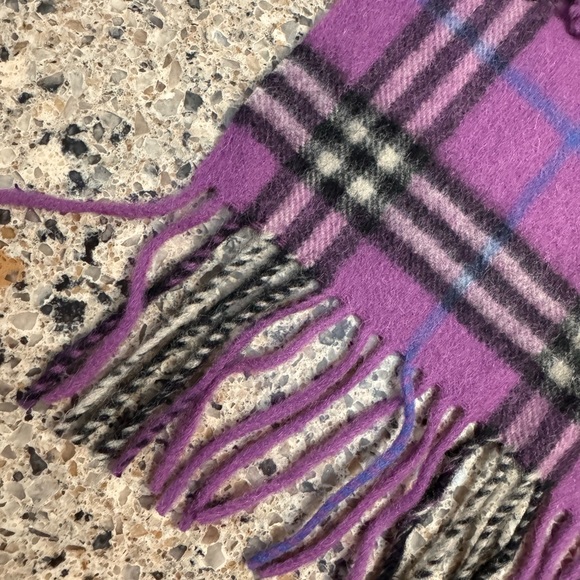 Burberry Scarf 100% Cashmere - Picture 3 of 4